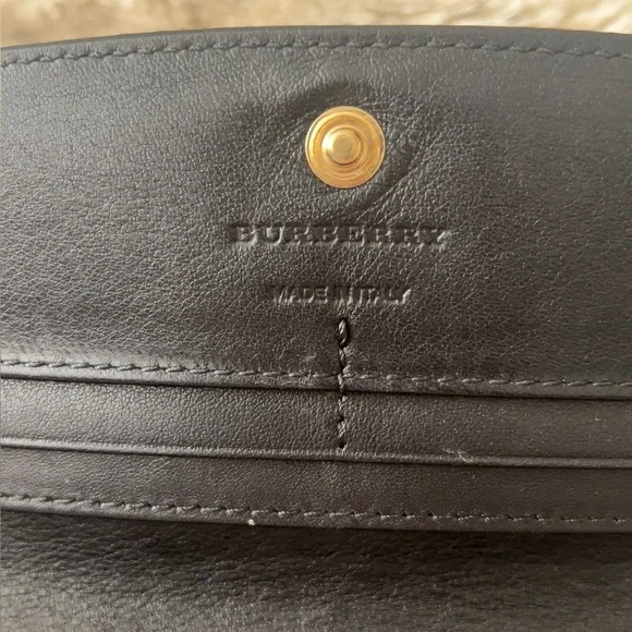 Burberry | Women’s Sleek Design Long Wallet Leather & Canvas Snap Closure - Picture 6 of 11